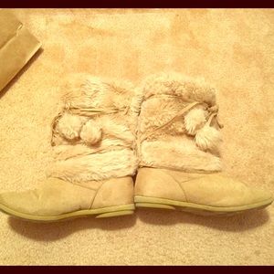 Tan winter fashion fuzzy boots- micro suede