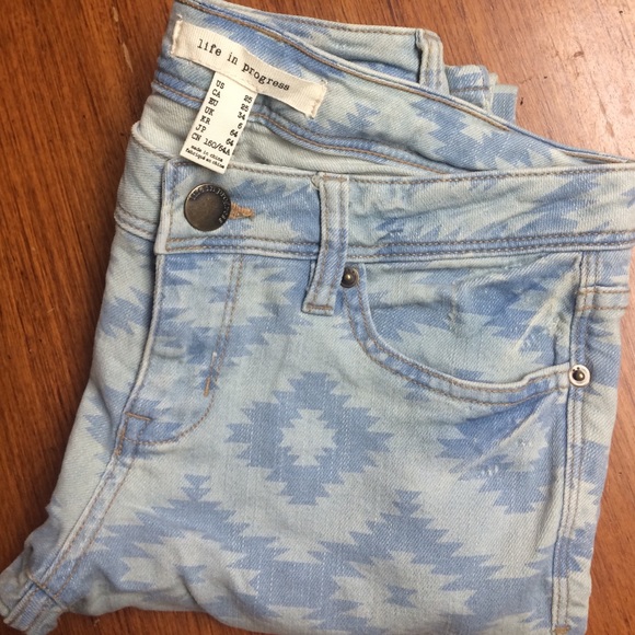Life In Progress Aztec Patterned Jeans - Picture 2 of 2