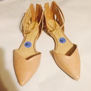 Jessica Simpson Fashionable Cream Flats