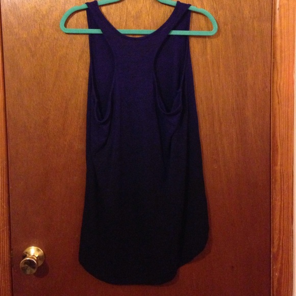 High low tank top 💜🤘🏼 - Picture 3 of 4