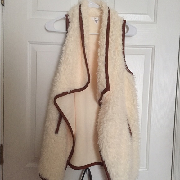 BRAND NEW Faux fur Sherpa/Shearling vest