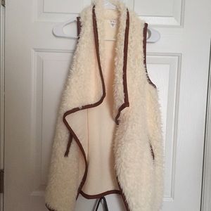 BRAND NEW Faux fur Sherpa/Shearling vest
