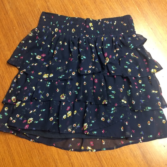 Flowy/Layered Floral Pattern Skirt