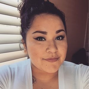 Meet your Posher, Deidre