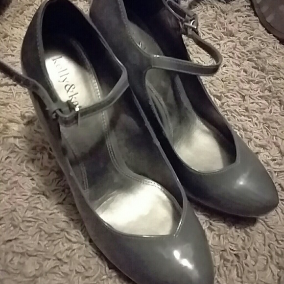 Grey heels - Picture 2 of 2