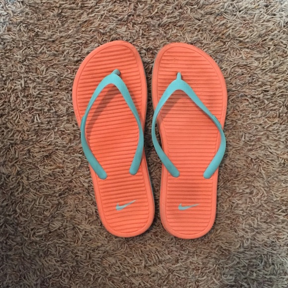 Nike flip flops