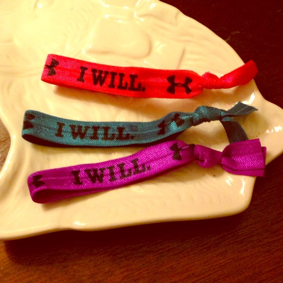 Under Armour ponytails 💙❤️💜