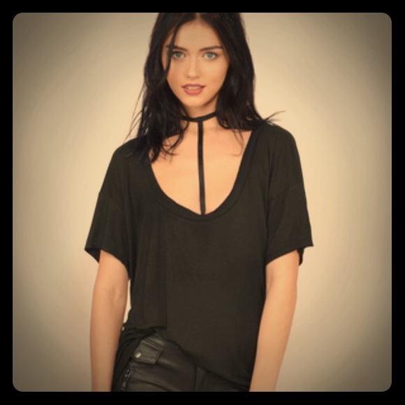 Tobi Tops - Black Basic Tee