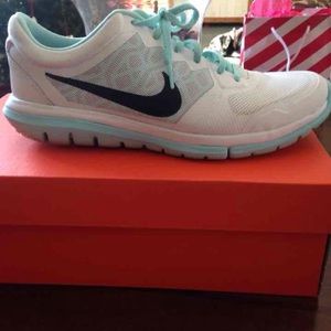 9.5 Nike Tiffany blue