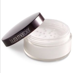 Sold- LAURA MERCIER
Secret Brightening Powder