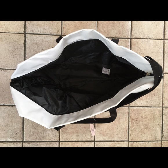 VS work out bag - Picture 3 of 3