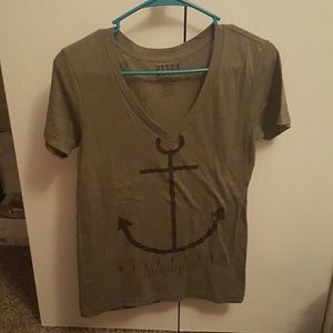V-neck tshirt