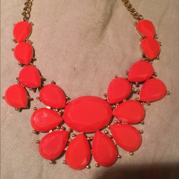 Statement necklace perfect for any occasion