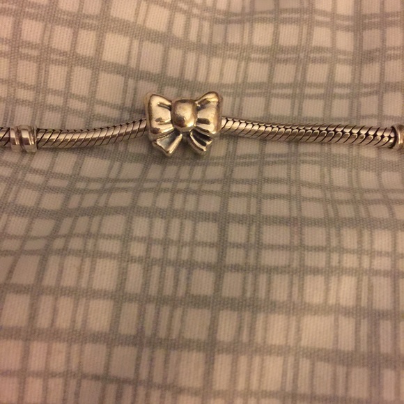Pandora bow bead!
