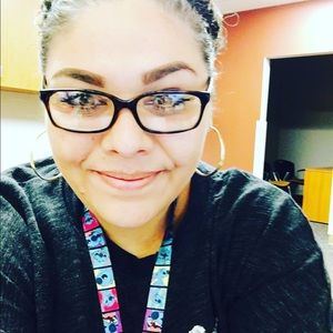 Meet your Posher, Vanessa