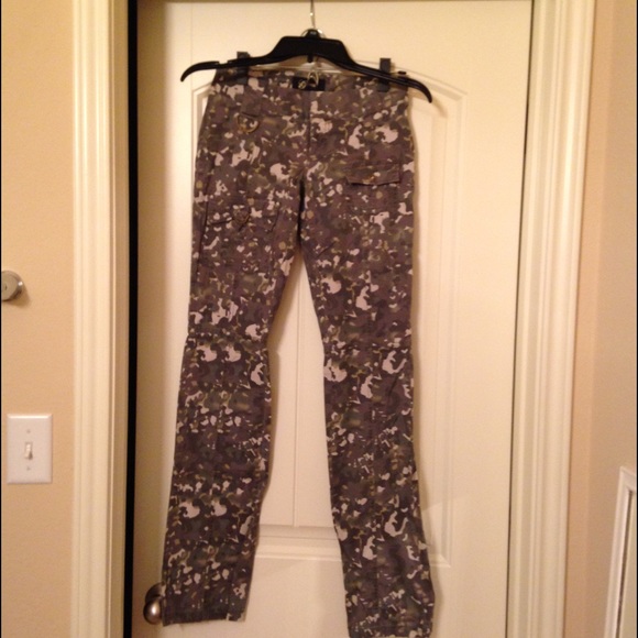 GUESS pants