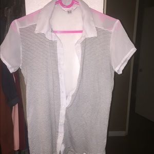 Collar stripe sequence button up.