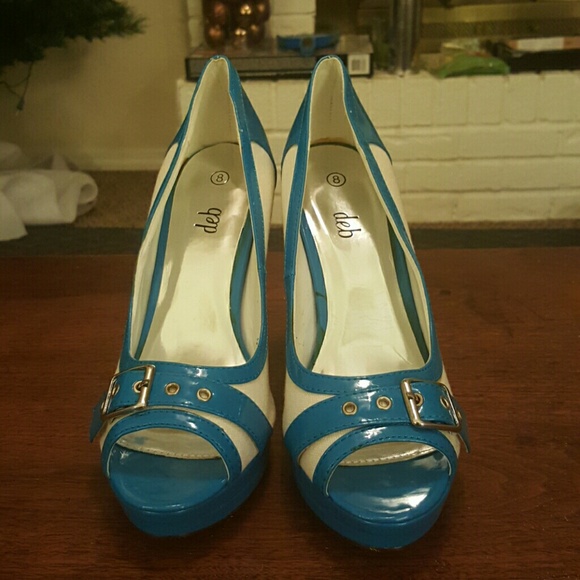 Size 8 peep toes with buckle