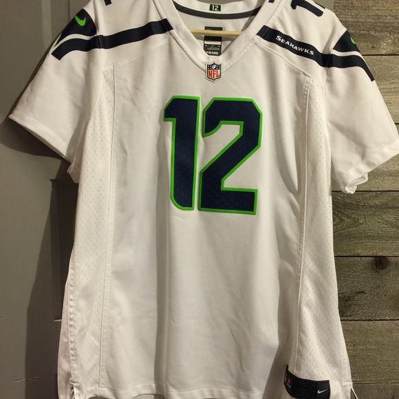 Womens Nike Seahawks fan jersey