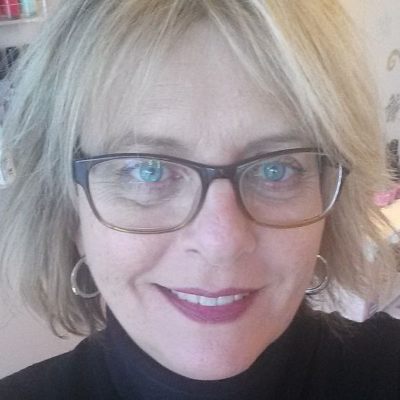 Meet your Posher, Eileen