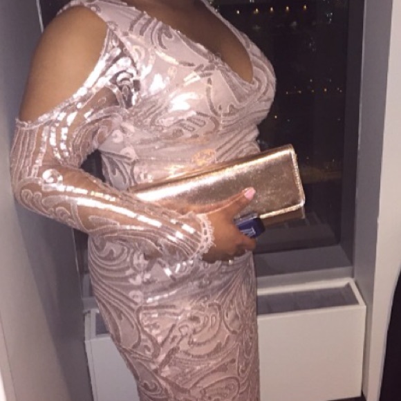 A closer look at the gown
