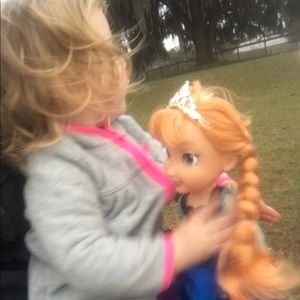 Meet your Posher, Crystal