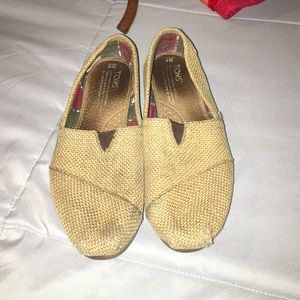 Tan brown toms