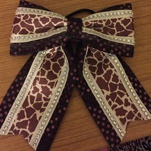 Cheer bow