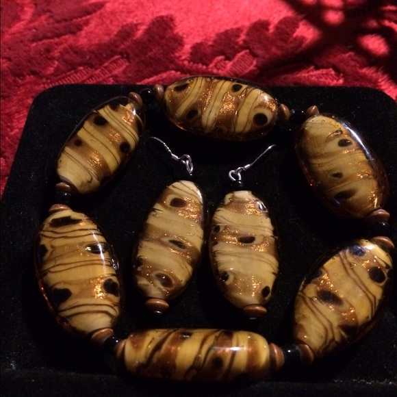 Bracelets - Picture 2 of 2