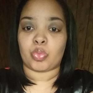 Meet your Posher, Dee dee