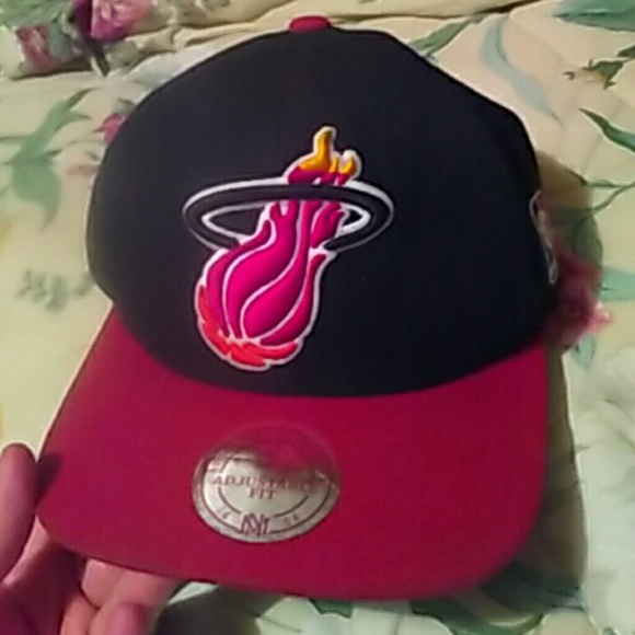 Snap backs - Picture 3 of 3