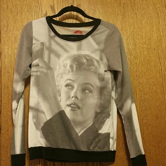 Marilyn Monroe sweater