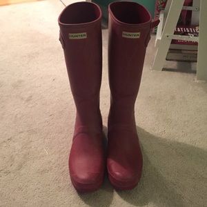 RED MATTE HUNTERS SIZE 10