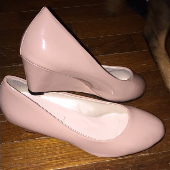 Nude wedges