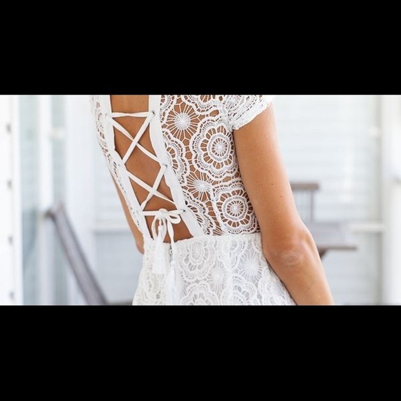 ❌sold❌ white lace playsuit/romper - Picture 2 of 3