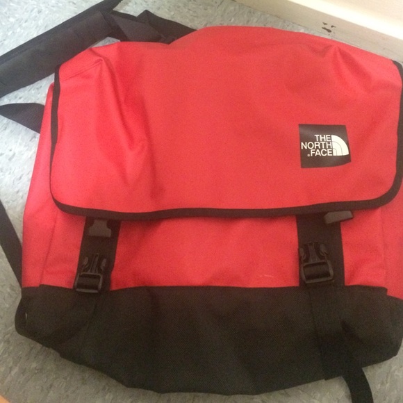 The Northface Messenger Bag