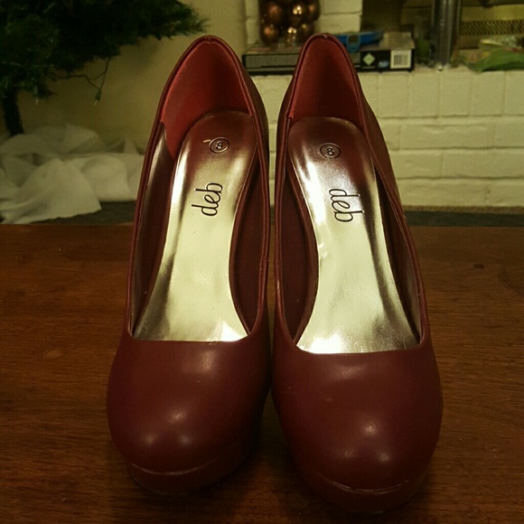 Size 8 wine platform pumps
