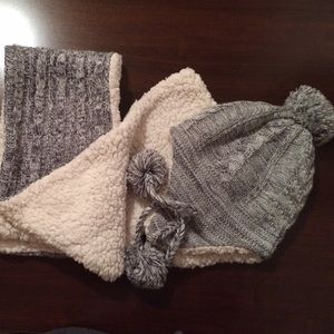 NWOT Matching Hat and Scarf