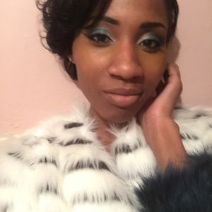 Meet your Posher, Nikki