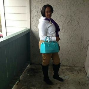 Meet your Posher, Duganeisha