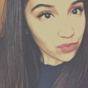 Meet your Posher, Julissa