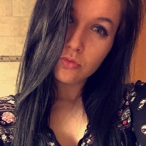 Meet your Posher, Claire