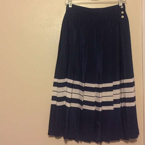 vintage Liz Clairborne pleated skirt