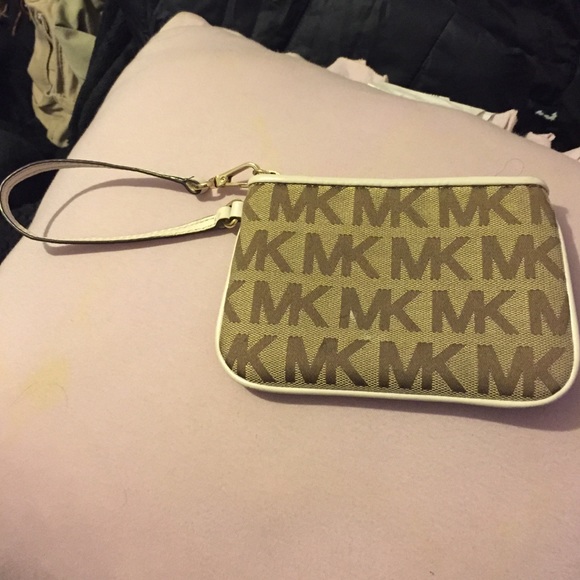 MK wristlet - Picture 2 of 3