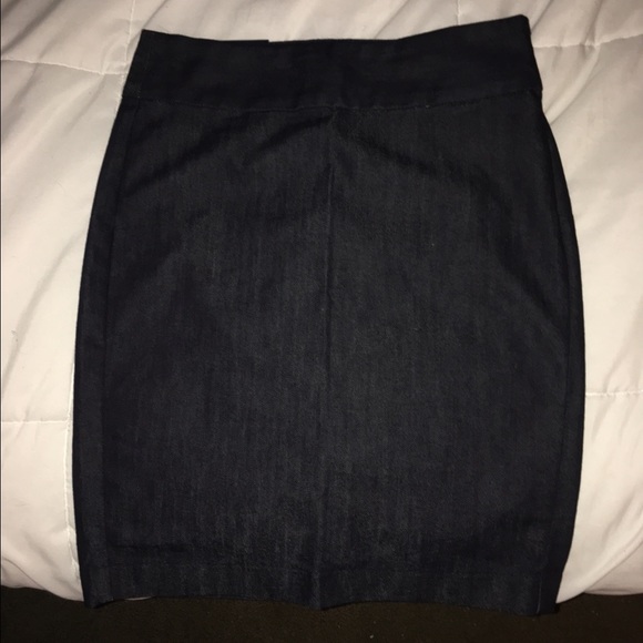 *NWT NEVER WORN* Tommy Hilfiger jean skirt