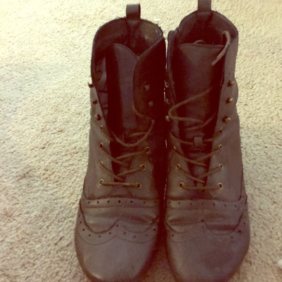 Brown boots