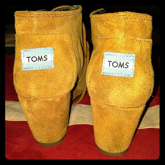 Toms desert wedge boots