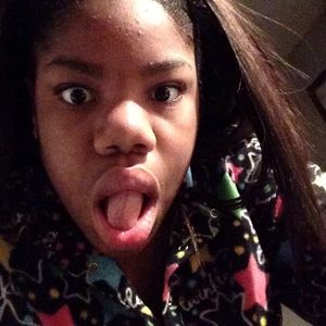 Meet your Posher, Mia