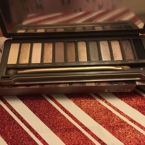 Urban decay Naked 2