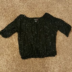 Cute 3/4 sleeved crop top.